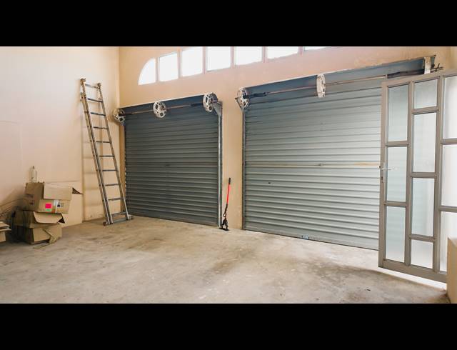 3 BEDROOM FREEHOLD FOR SALE IN MONTFORD